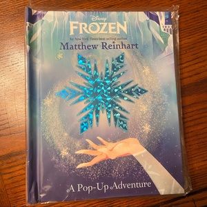 NEW! Disney Frozen Pop Up Book (NWT)